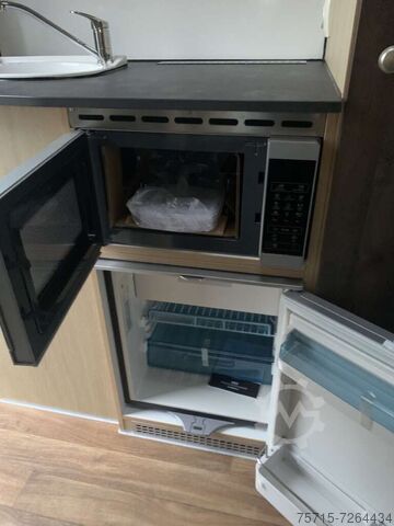 Horse trailer  Steinsberger 2-3 Pferde + Wohnabteil