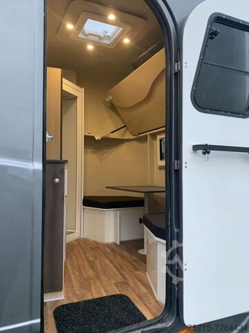 Horse trailer Steinsberger 2-3 Pferde + Wohnabteil