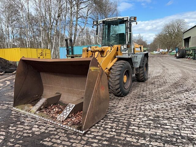 Wheel Loader Liebherr L 522 with High-Tipping Bucket