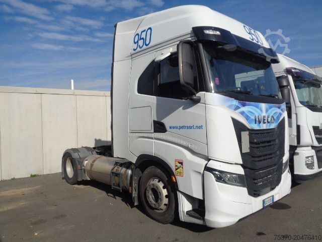 Standard tractor unit IVECO S-WAY AS440S46T//P LNG