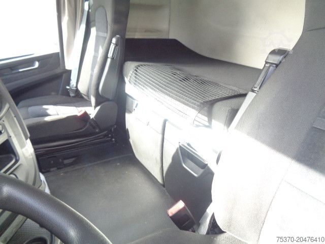 Standard tractor unit IVECO S-WAY AS440S46T//P LNG