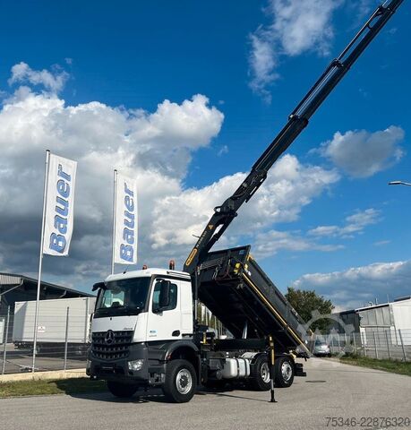 Autokran MERCEDES-BENZ Arocs 2545 Kipper/Kran/6x4-4/Lenkachse/128 tkm