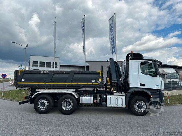 Autokran MERCEDES-BENZ Arocs 2545 Kipper/Kran/6x4-4/Lenkachse/128 tkm