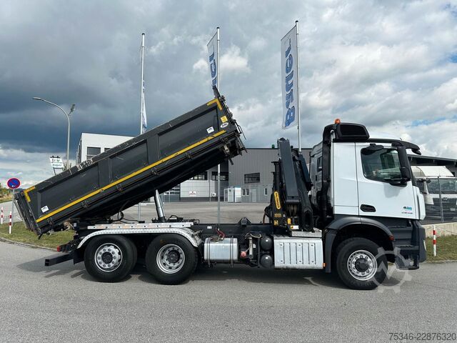 Autokran MERCEDES-BENZ Arocs 2545 Kipper/Kran/6x4-4/Lenkachse/128 tkm