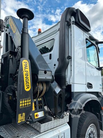 Veokile paigaldatud kraana MERCEDES-BENZ Arocs 2545 Kipper/Kran/6x4-4/Lenkachse/128 tkm
