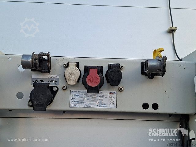 Semiremorcă deschisă cu prelată Schmitz Cargobull Curtainsider Mega Getränke