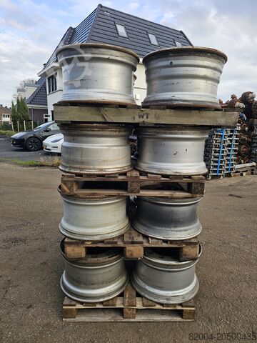 2010년식 미쉐린 11.75 X 22.5 MICHELIN 11.75 X 22.5