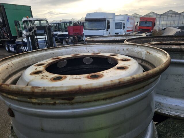 2010년식 미쉐린 11.75 X 22.5 MICHELIN 11.75 X 22.5