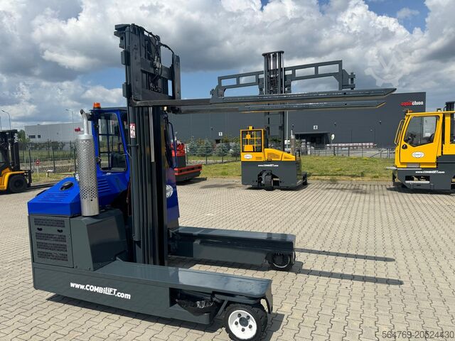 Forklift empat arah Combilift C3000/ Mast 7500 mm /Teleskopic forks