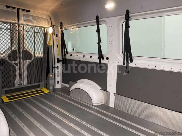 Minibus VOLKSWAGEN Crafter 35 *ROLLSTUHL-LIFT* KAMERA+STNADHEIZ 200