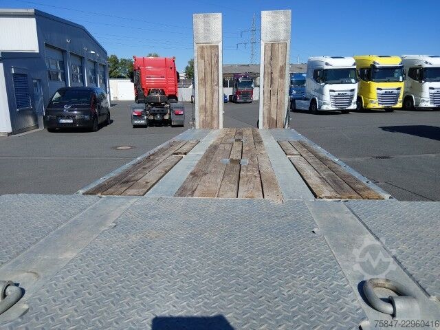 Low loader trailer Möslein TA3 Tieflader hydr. Rampen