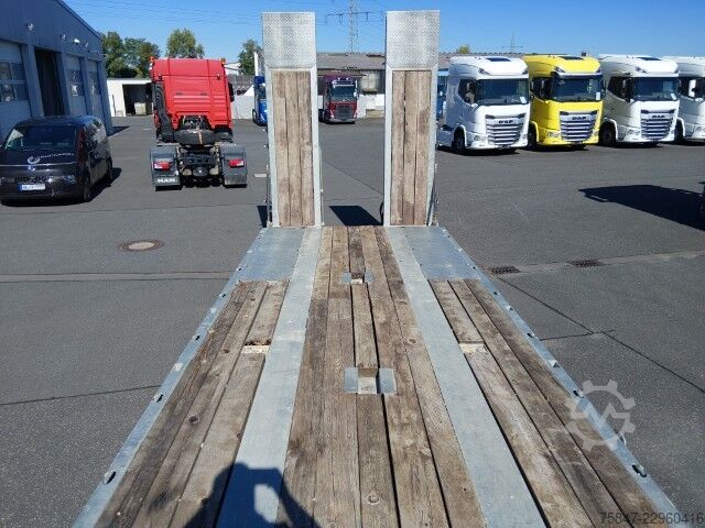 Low loader trailer Möslein TA3 Tieflader hydr. Rampen