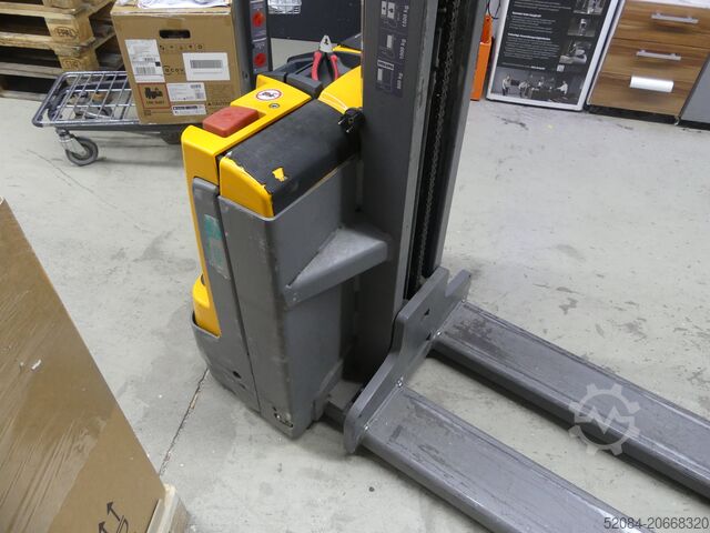 Pall staplare Jungheinrich 