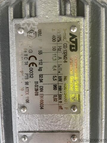 Becomix MV-2000 tyyppinen 2000 litran ruostumattomasta teräksestä valmistettu esisekoitus- ja tyhjiö BECOMIX MV-2000