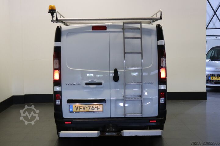 รถตู้ Renault Trafic 1.6 dCi EURO 6 - Airco - Cruise - PDC - ...