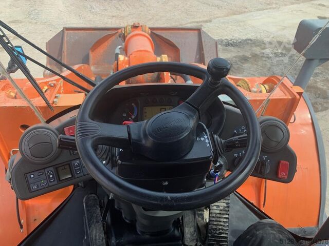 Nakladač Hitachi ZW310