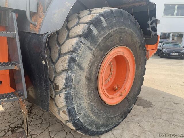 Nakladač Hitachi ZW310