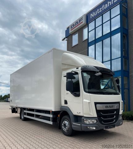 รถบรรทุกตู้ DAF LF230 DC 12t Möbelkoffer Filz Tür LBW1500 AHK