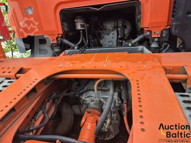 Camión transportador de vehículos DAF AE75PC