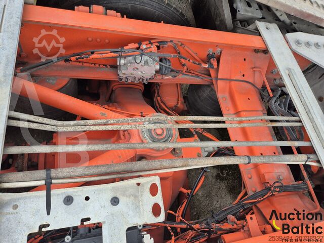 Camión transportador de vehículos DAF AE75PC