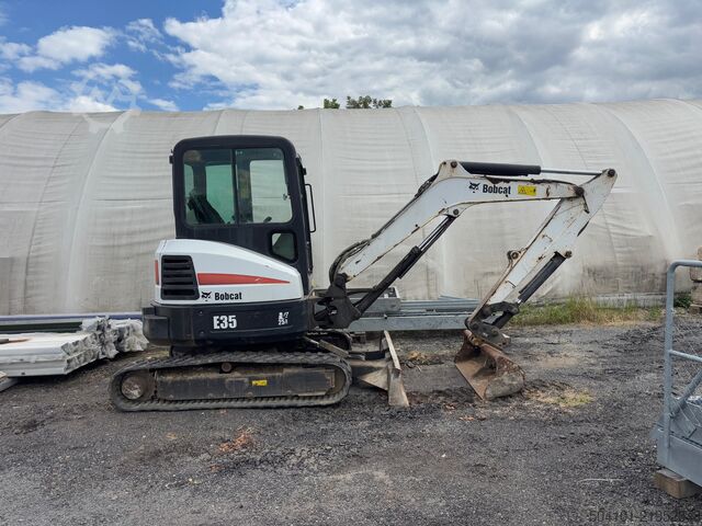 Kāpņu ekskavators Bobcat E35 / 2012 Bobcat E35z