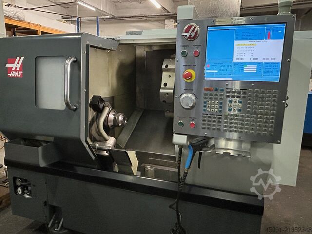 Pusat pembubutan dan milling CNC HAAS ST-10Y