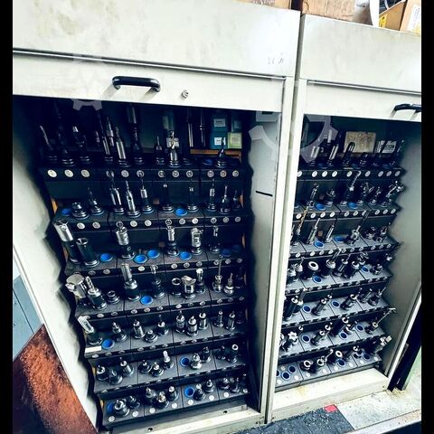 Vertikālās apstrādes centrs Okuma MB-56VA/B