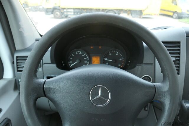 Pick-up van mercedes-benz Sprinter 209 CDI DoKa AHK
