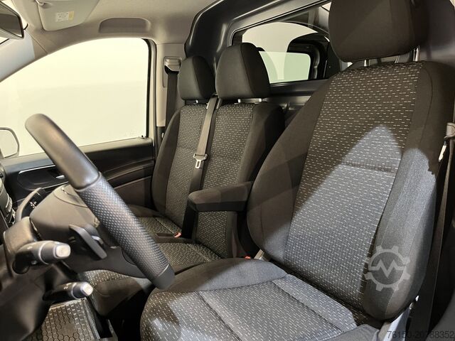 Furgon blaszak Mercedes-Benz Vito 116 CDI Lang RWD Automaat / Servicebus / S...