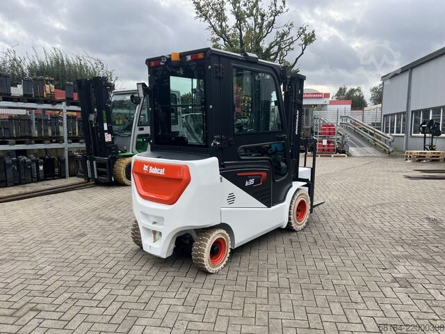 Elektrische vorkheftruck met 4 wielen Bobcat B35NS