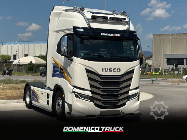 Standardowy ciągnik siodłowy Iveco S-WAY 530