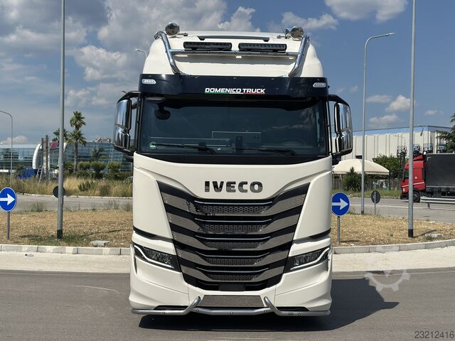 Standardowy ciągnik siodłowy Iveco S-WAY 530
