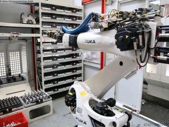 Robot - Manipolazione KUKA KR 180 R2900 prime