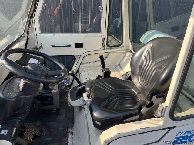 Τρακτέρ Toyota 2TG20