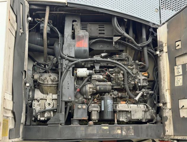 Trailer pendingin SCHMITZ CARGOBULL SCB*S3B THERMO KING SLXe 300 DHOLLANDIA TAIL LIF