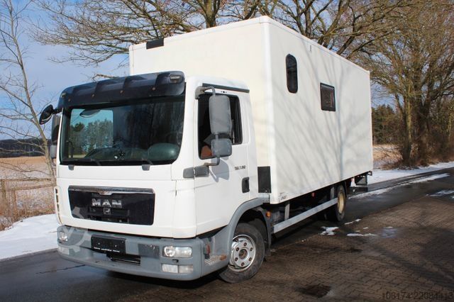 Dėžinis furgonas MAN 7.150 BL Koffer mit Ladebordwand  *EX Wohnmobil*