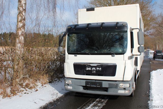 Dėžinis furgonas MAN 7.150 BL Koffer mit Ladebordwand  *EX Wohnmobil*