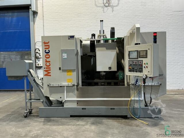 เครื่องกัด Microcut VMC-1300 ปี 2005 Microcut 