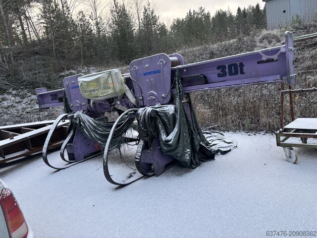 Auto-dizalica montirana na kamionu Sata Sata Teräs NKL