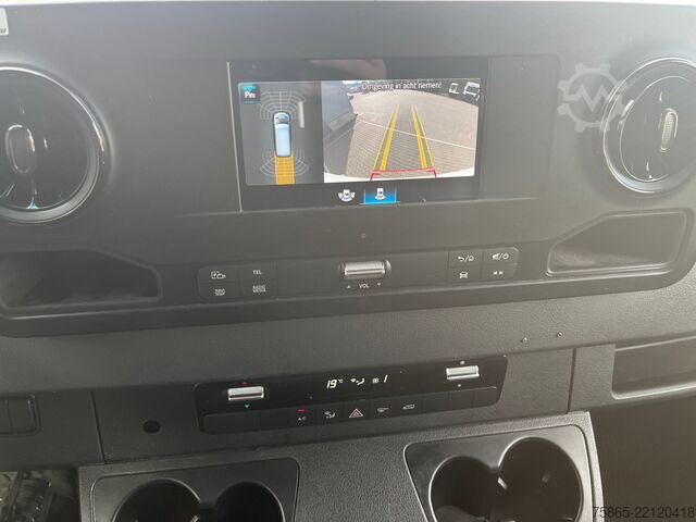 Fourgon tôlé Mercedes-Benz Sprinter 319 1.9 CDI / L4 H3 / RWD / / Leder / ...