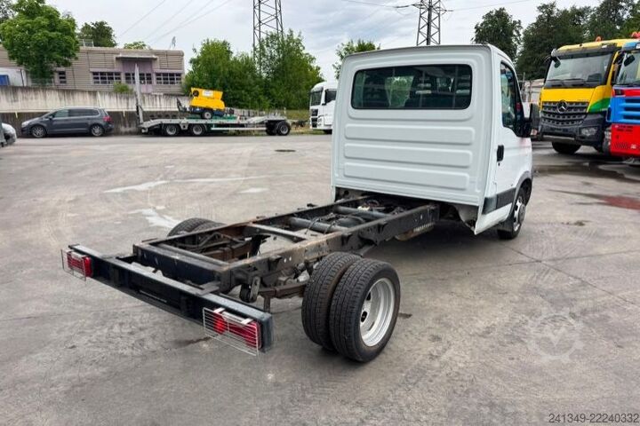 Xe tải nhẹ IVECO Daily 35C12