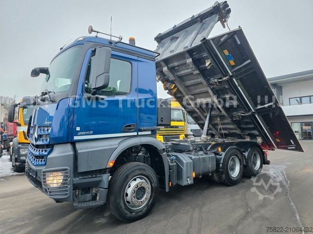 Трехсторонний самосвал MERCEDES-BENZ Arocs 2653 / 6X4 / Meiller BORDMATIK / 50mm AHK