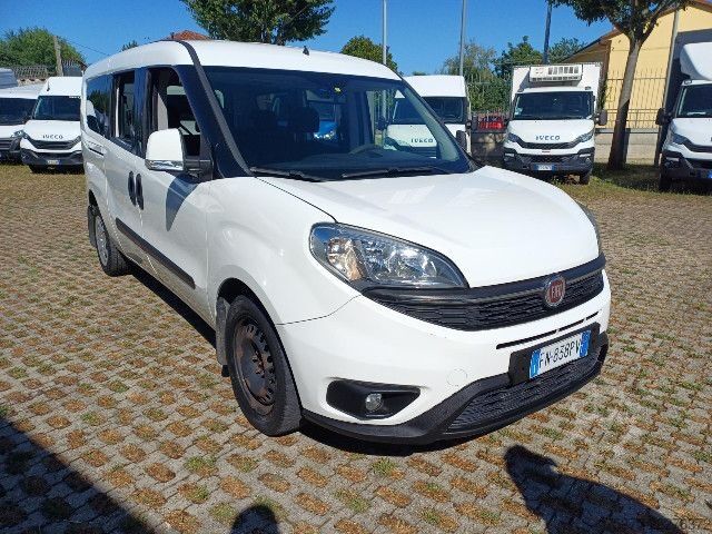 厢式货车 Fiat DOBLO - 5 posti