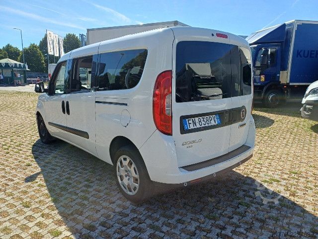 厢式货车 Fiat DOBLO - 5 posti