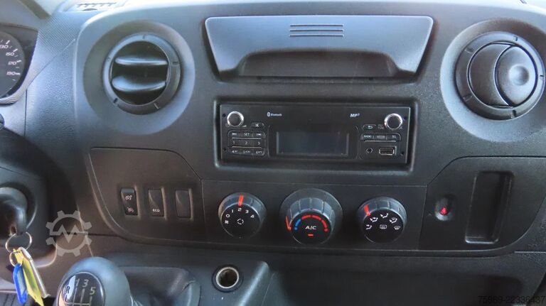 উত্তোলন Renault Master 10,5 m,  3 SEATS,   KLUBB, 3500 kg, euro6