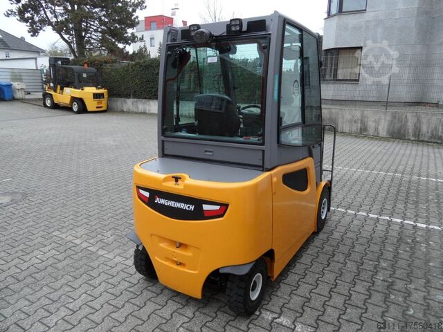 Električni viljuškar za 4 točka Jungheinrich EFG 425s - Kabine mit Heizung - aufgearbeitet!