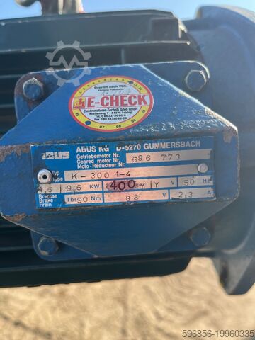 Motor mit Getriebe ABUS 9,6 kW, K-300 1-4 mit Bremse 90 Nm Silnik z przekładnią ABUS 9.6 KW, K-300 1-4 z hamulcem 90 Nm Silnik z przekładnią ABUS 9.6 KW, K-300 1-4 z hamulcem 90 Nm