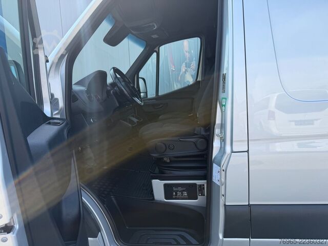 Varebil MERCEDES-BENZ Sprinter 314 AUTOMATIK NAVI DISTRONIC KAMERA LED