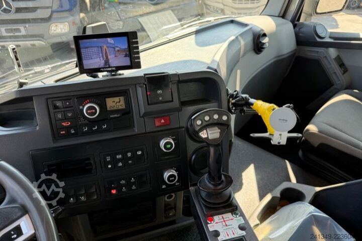 卷臂钩自卸卡车 RENAULT C520 10x4 Moser