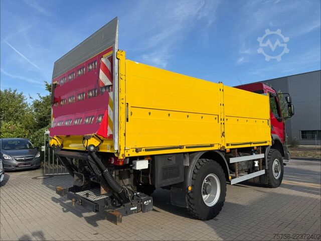 Flutningabíll með sléttu pallrými RENAULT Midlum 280 DXI 4x4 Pritsche+LBW/BLATTFEDERUNG
